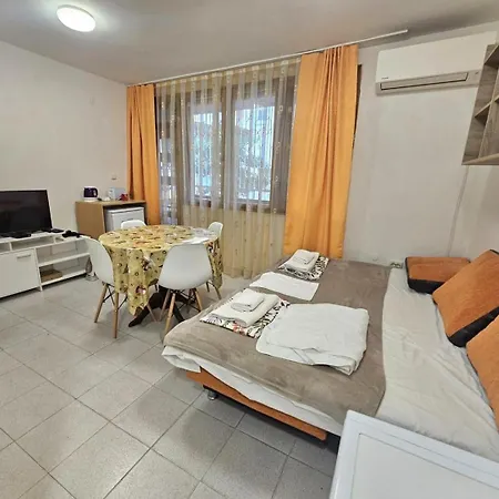 Simple & For Adventures Apartman